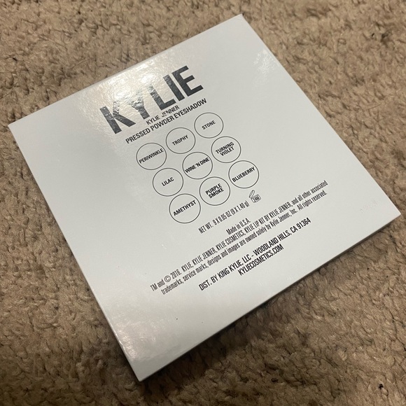 Kylie Cosmetics The Purple Palette - Picture 3 of 4